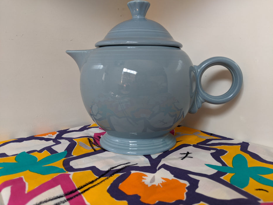 Retired Teapot 44 oz